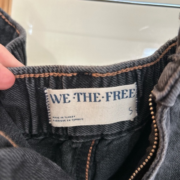 FREE PEOPLE BLACK DENIM SHORTS Size Small - Picture 2 of 2